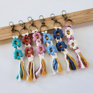Macrame Daisy Flower Keychain Charm - 1