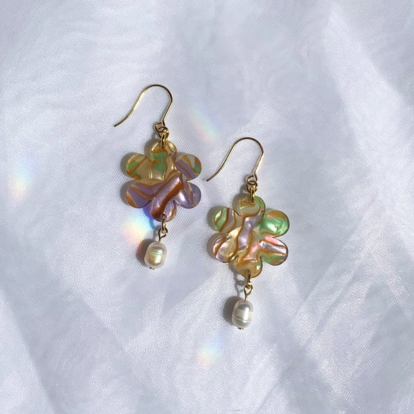 611fc05e3c4ce80992caae23_earring-bloom-groovy1_1751411360969.jpg